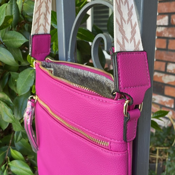 🎁 Beautiful Pink Crossbody bag - Picture 2 of 6